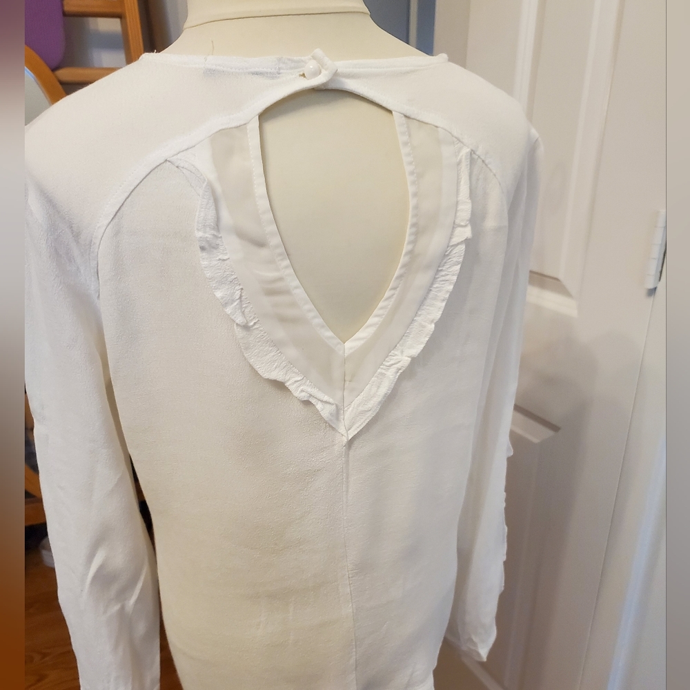 White cute top long Sleeve size M